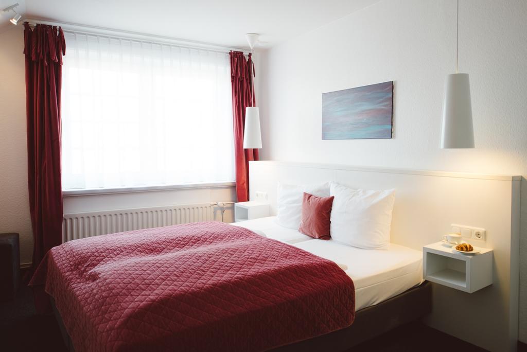 Meerzeit Hotel Куксхафен Экстерьер фото